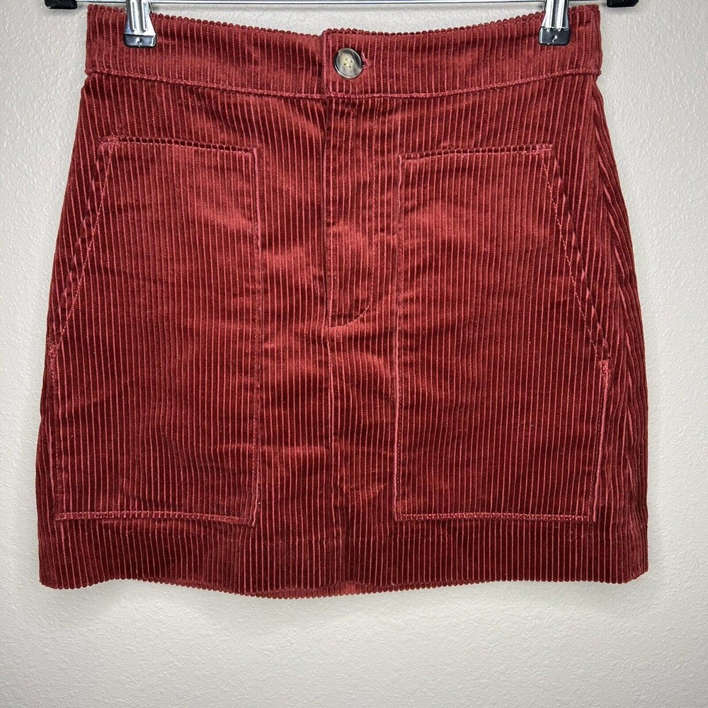 H&M Women's Burgundy Red Corduroy 100% Cotton Mini Skirt Size 6